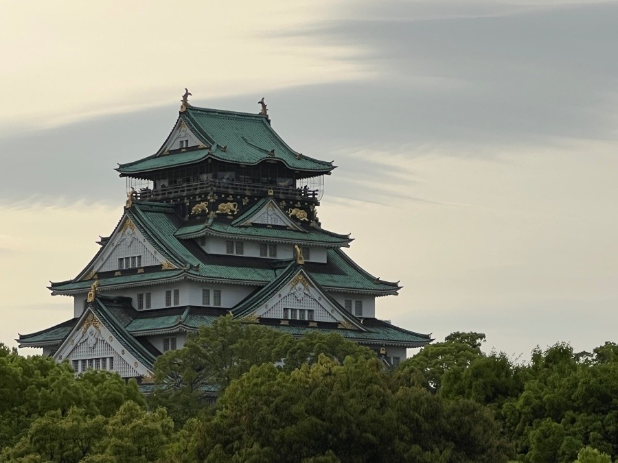 夕暮れの大阪城